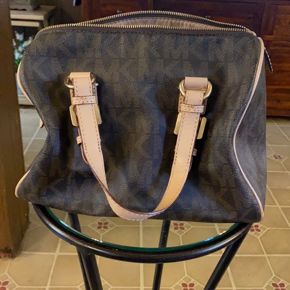 Michael Kors medium logo satchel - Picture 2 of 10